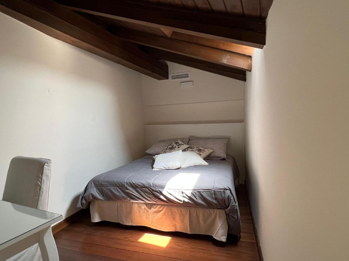 Apartamento Il Salotto Sul Rio Mantua Exterior foto